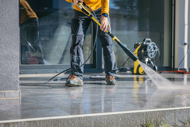 Best Driveway Pressure Washing  in Lowell, MA